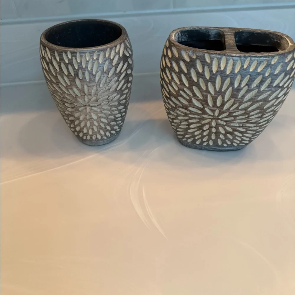 Elegant Gray and White Home Accent Tumbler & Toothbrush Holder by Cynthia Rowley